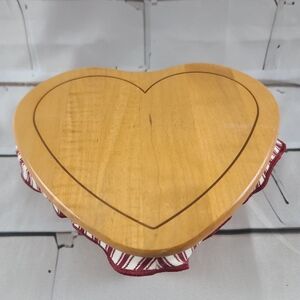 Longaberger 1999 Sweatheart Basket Love Letters Red W/Lid and liner